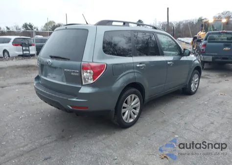 2011 Subaru Forester 2.5X Premium из США, поврежденный, VIN JF2SHACC9BH707651